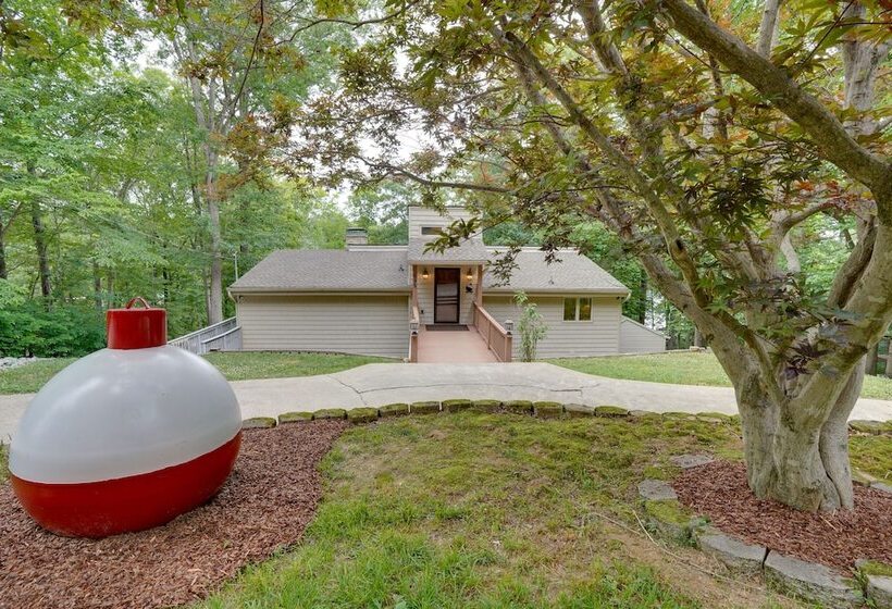 Lakefront Cadiz Home W/ Hot Tub!