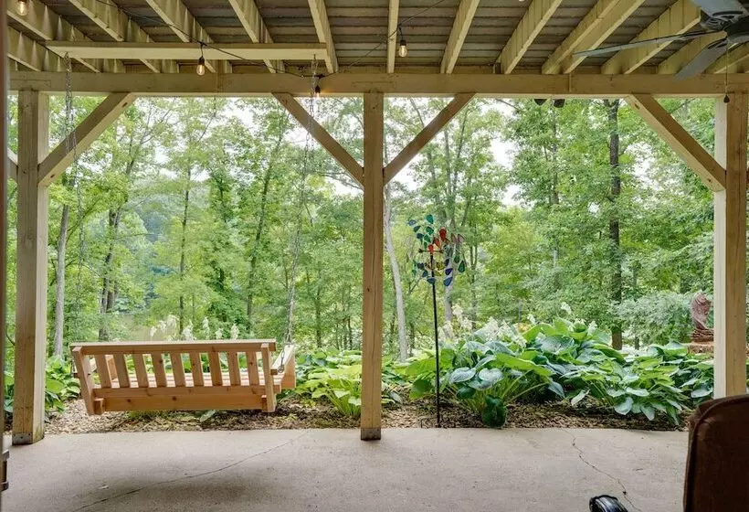 Lakefront Cadiz Home W/ Hot Tub!