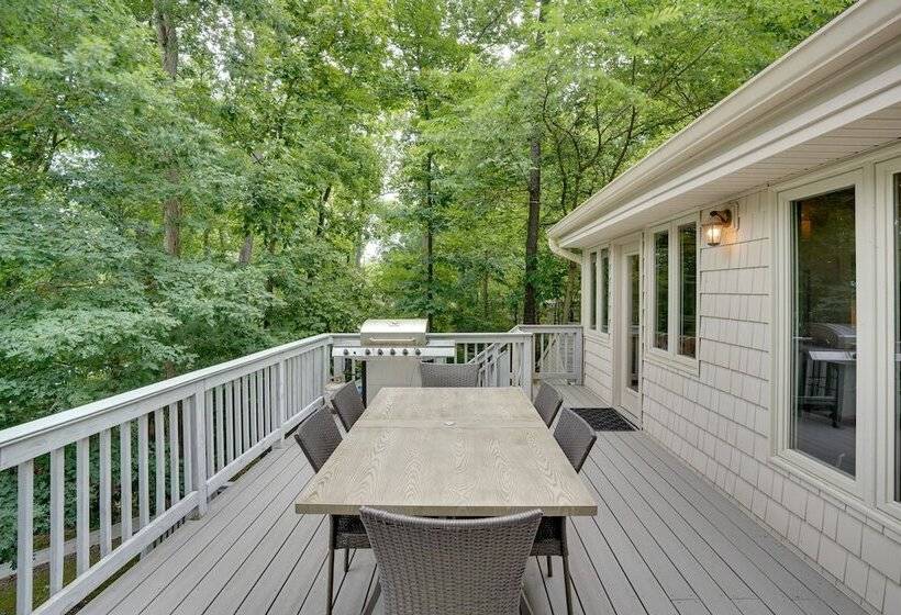 Lakefront Cadiz Home W/ Hot Tub!