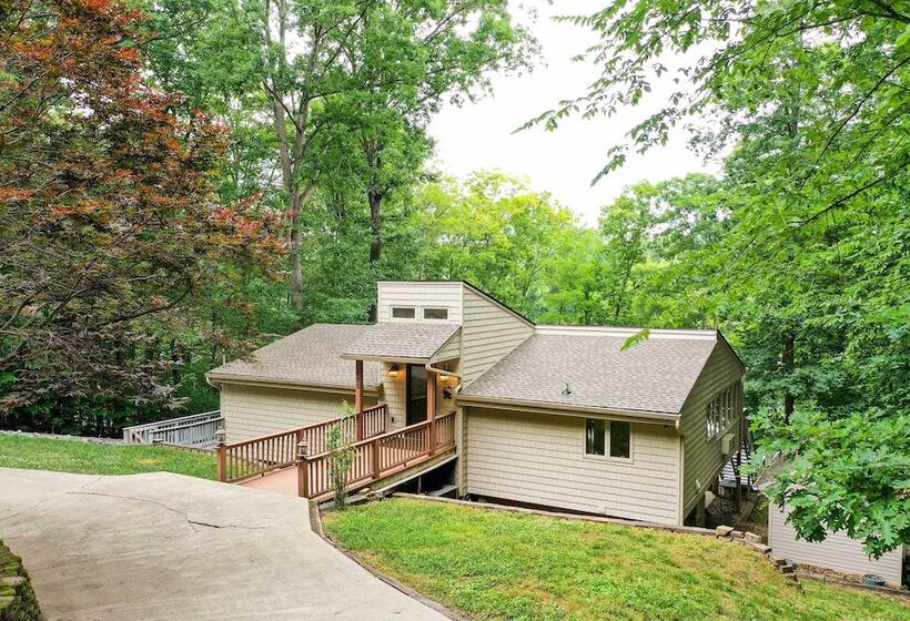 Lakefront Cadiz Home W/ Hot Tub!