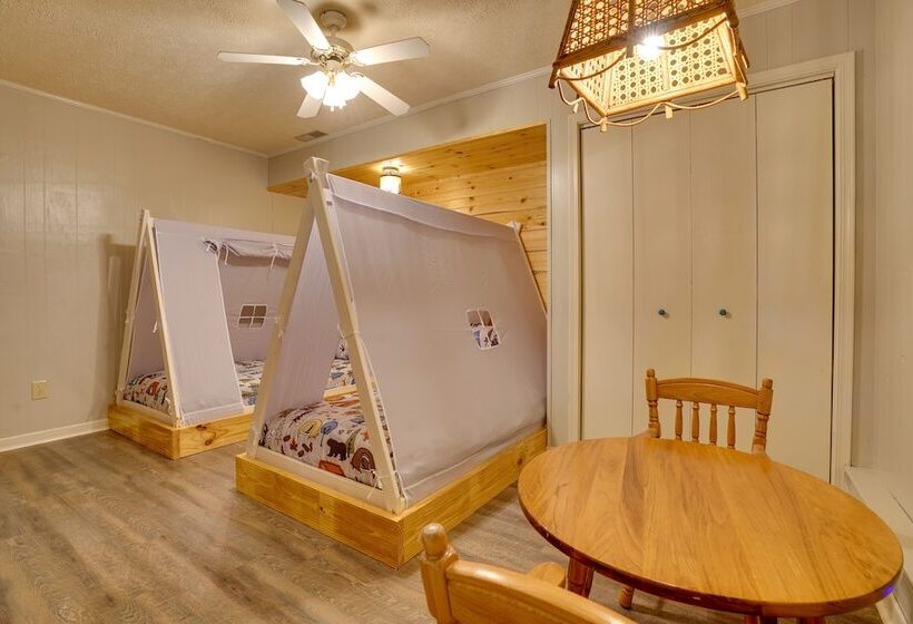 Lakefront Cadiz Home W/ Hot Tub!