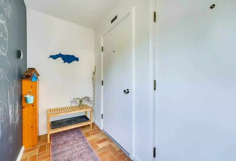 Lakefront Queensbury Home: Kayaks + Boat Dock