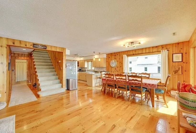 Lakefront Queensbury Home: Kayaks + Boat Dock