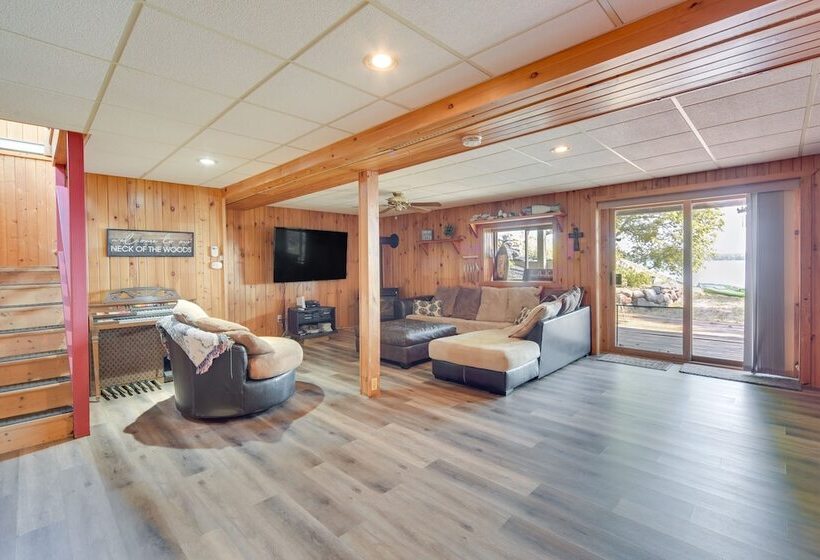 Lakefront Wisconsin Home   Deck, Fire Pit & Kayaks