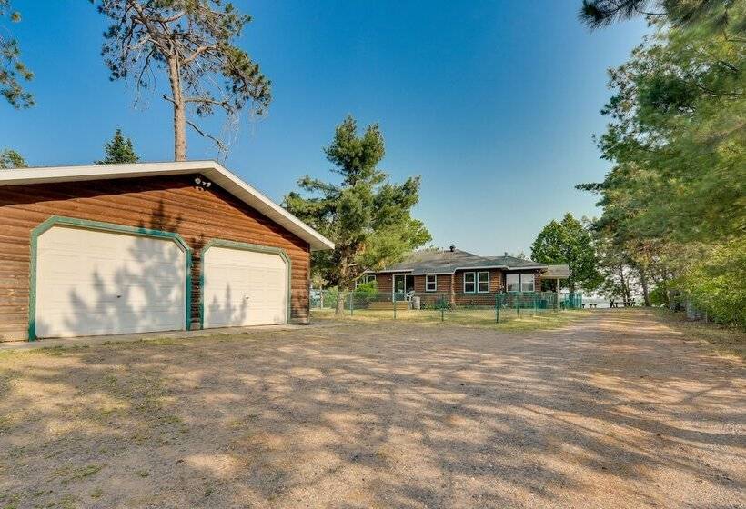 Lakefront Wisconsin Home   Deck, Fire Pit & Kayaks