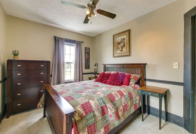 Countryside Home In Wooster W/ Patio & Fire Pit