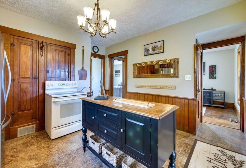 Countryside Home In Wooster W/ Patio & Fire Pit