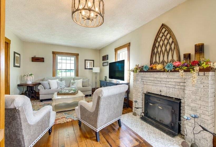 Countryside Home In Wooster W/ Patio & Fire Pit
