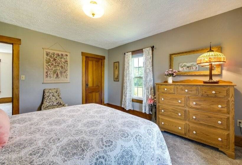 Countryside Home In Wooster W/ Patio & Fire Pit