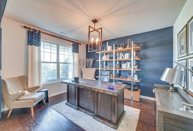 9 Mi To Frisco Square: Stylish Home W/ Backyard