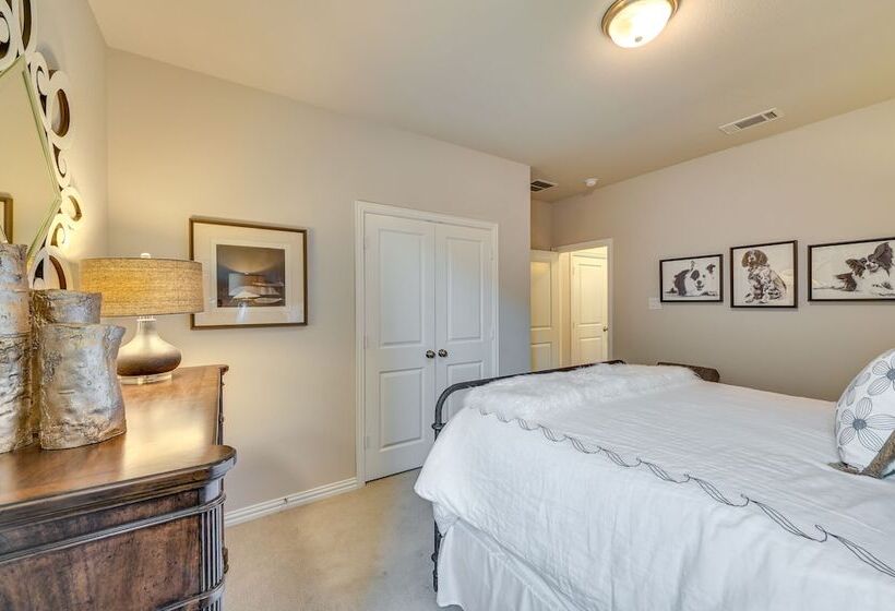 9 Mi To Frisco Square: Stylish Home W/ Backyard