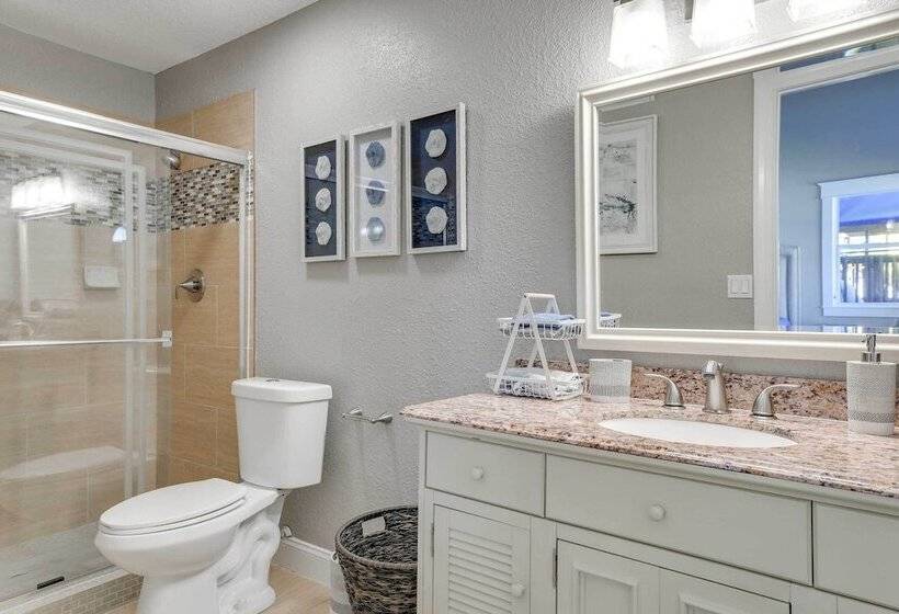 Luxury St. Petersburg Home W/ Pool + Bay Access!