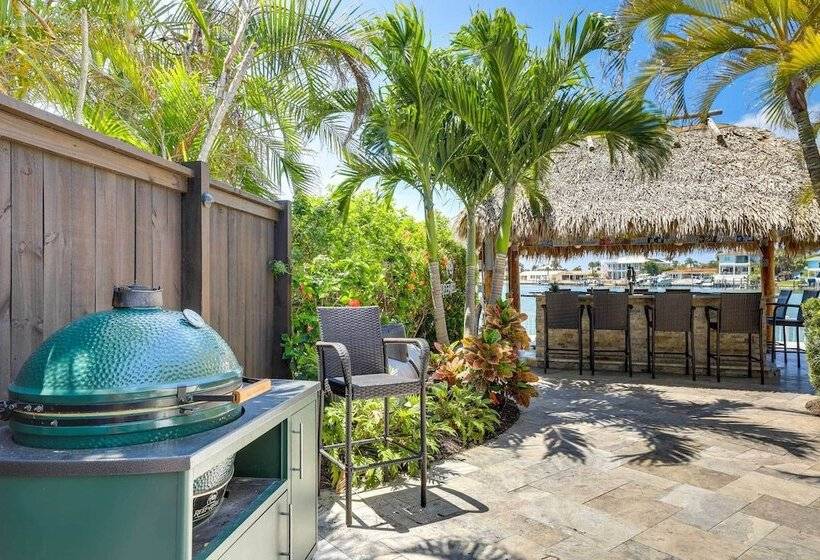 Luxury St. Petersburg Home W/ Pool + Bay Access!