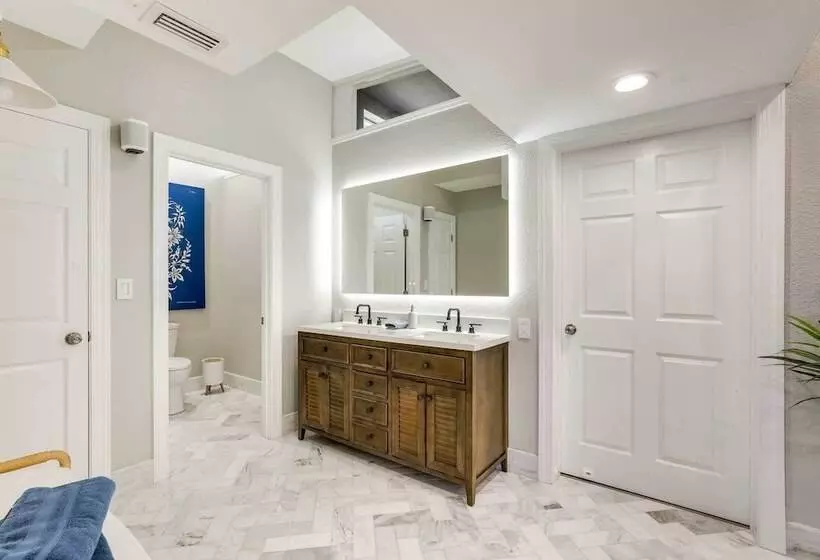 Luxury St. Petersburg Home W/ Pool + Bay Access!