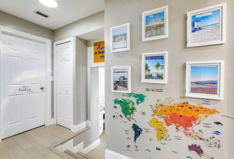 Luxury St. Petersburg Home W/ Pool + Bay Access!