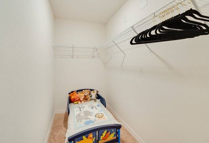 Modern Poinciana Retreat: 27 Mi To Disney World!