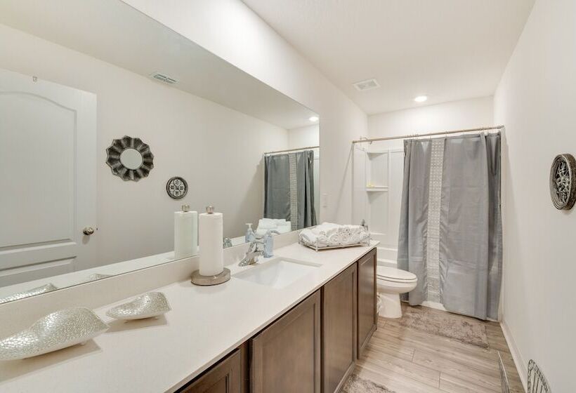 Modern Poinciana Retreat: 27 Mi To Disney World!