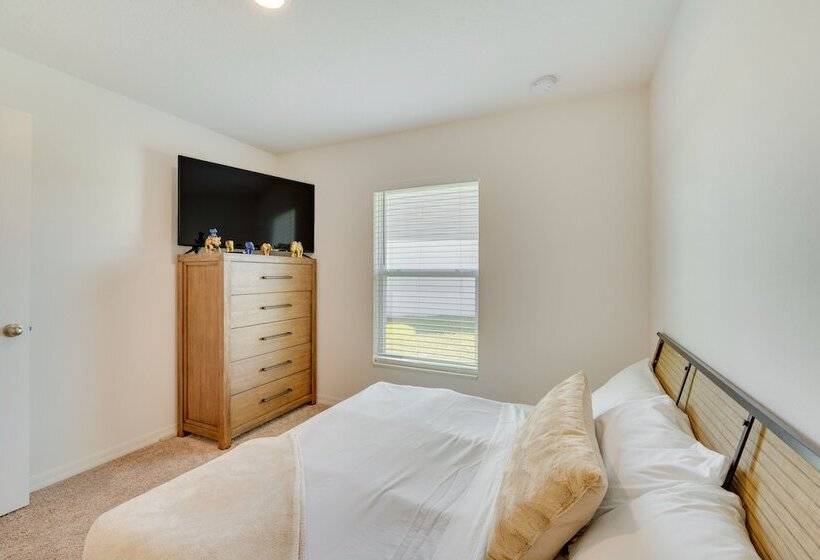 Modern Poinciana Retreat: 27 Mi To Disney World!