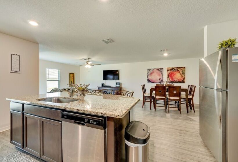 Modern Poinciana Retreat: 27 Mi To Disney World!