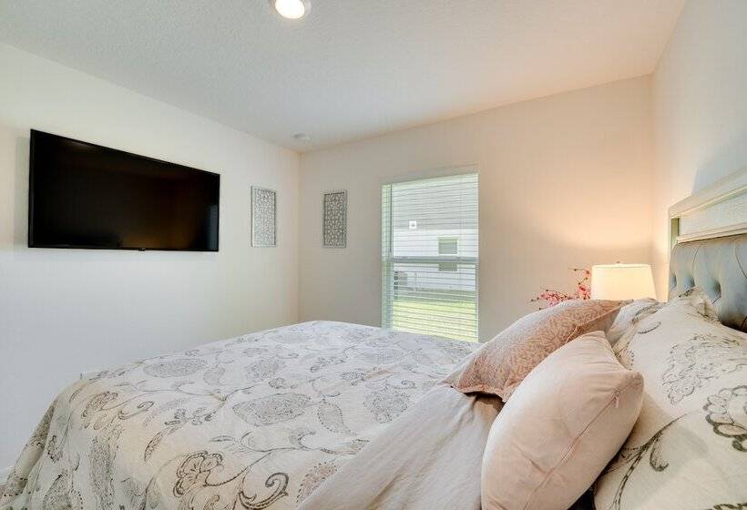 Modern Poinciana Retreat: 27 Mi To Disney World!