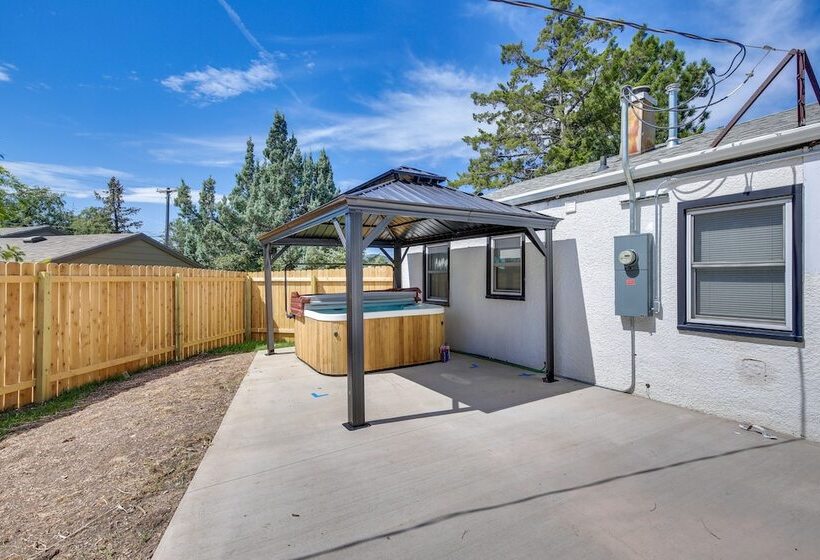 Modern Rapid City Home ~ 3 Mi To Dinosaur Park!