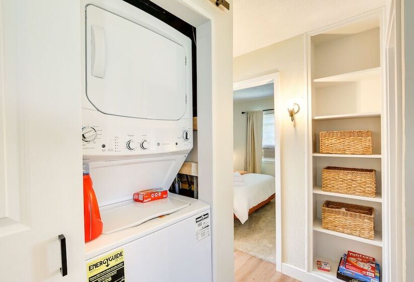 Modern Rapid City Home ~ 3 Mi To Dinosaur Park!