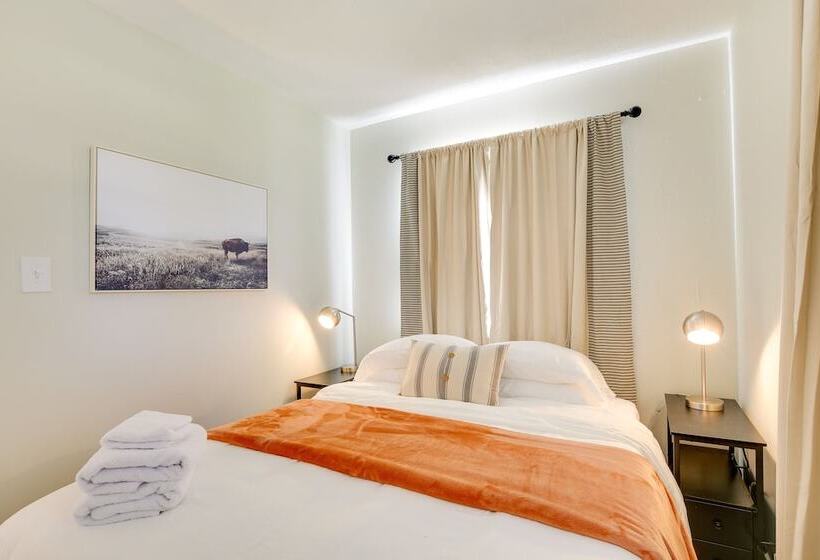 Modern Rapid City Home ~ 3 Mi To Dinosaur Park!