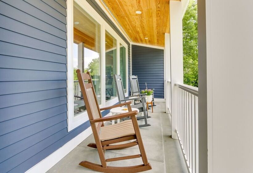 New Milford Lakefront Home: Deck, Pool & Dock!