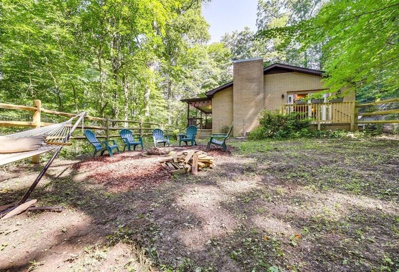 Fire Pit & Mtn Views: North Carolina Abode!