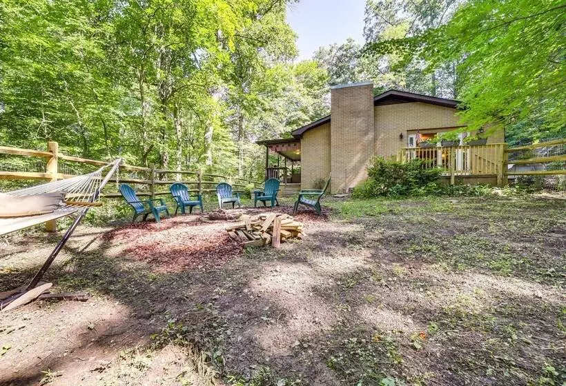 Fire Pit & Mtn Views: North Carolina Abode!