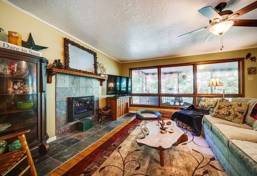 Fire Pit & Mtn Views: North Carolina Abode!