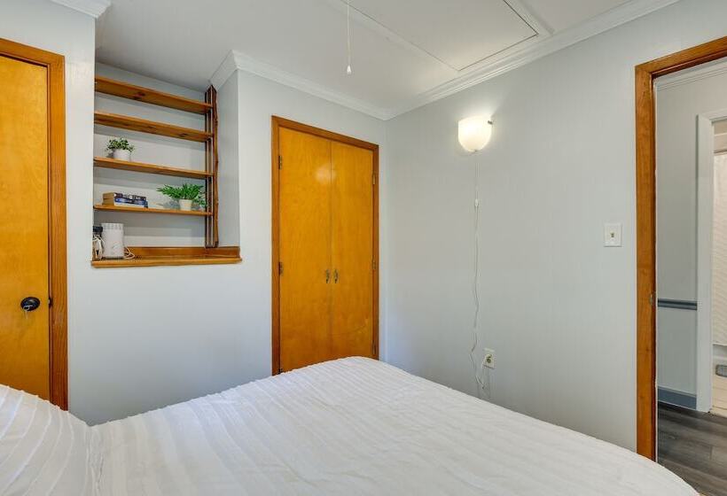 Pasadena Hideaway W/ Game Room & Fire Pit!