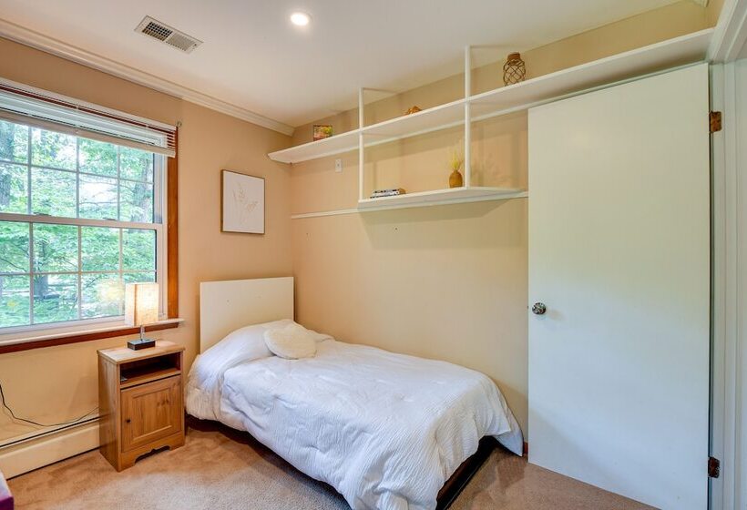 Pasadena Hideaway W/ Game Room & Fire Pit!