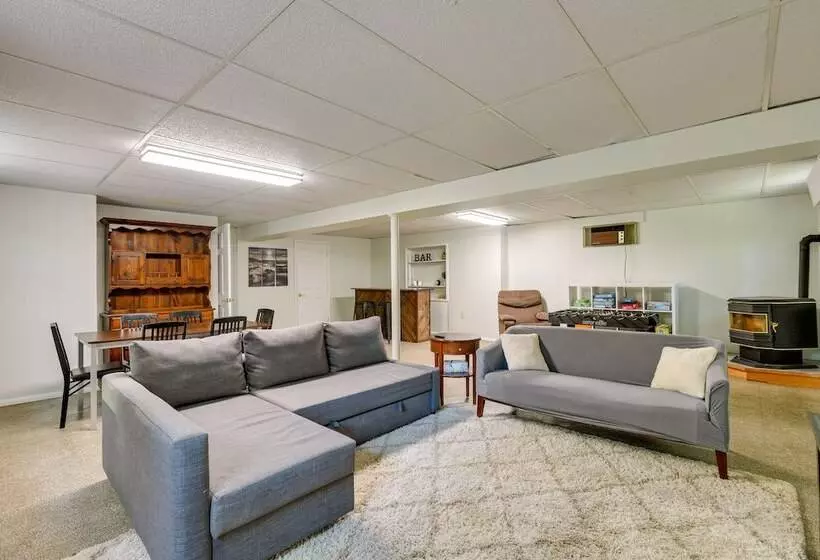 Pasadena Hideaway W/ Game Room & Fire Pit!