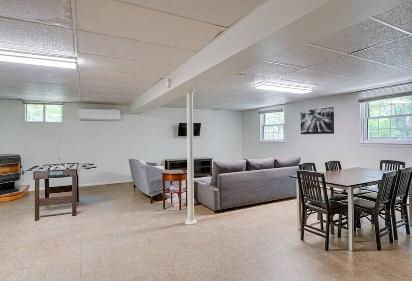 Pasadena Hideaway W/ Game Room & Fire Pit!