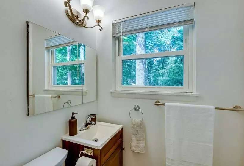 Pasadena Hideaway W/ Game Room & Fire Pit!