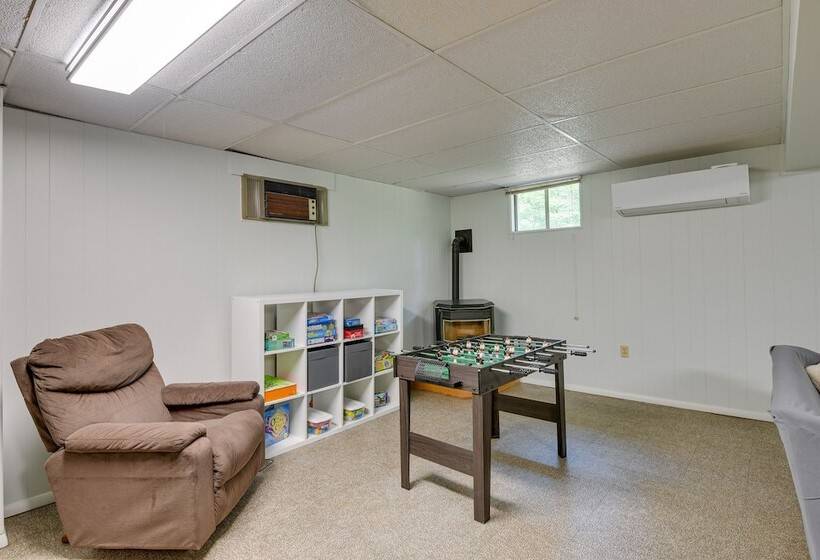 Pasadena Hideaway W/ Game Room & Fire Pit!