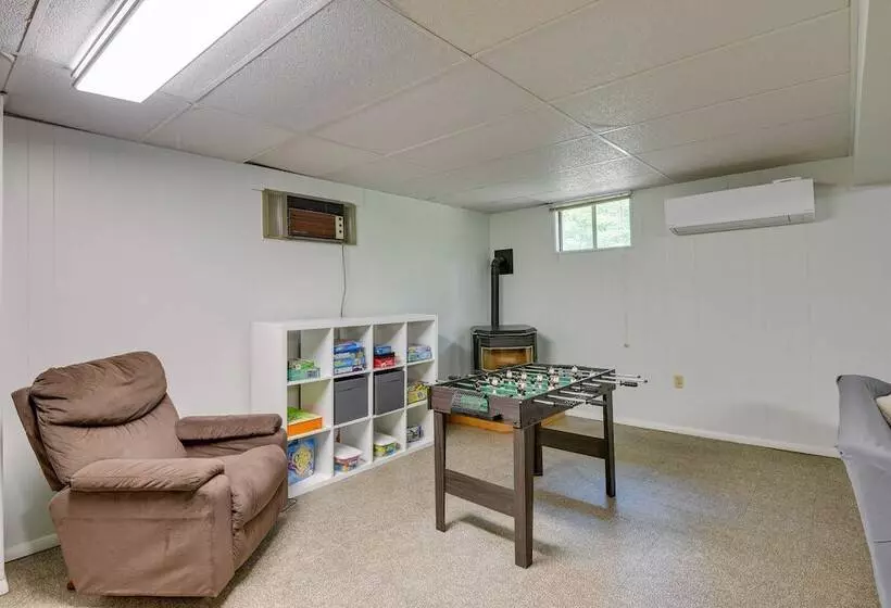 Pasadena Hideaway W/ Game Room & Fire Pit!