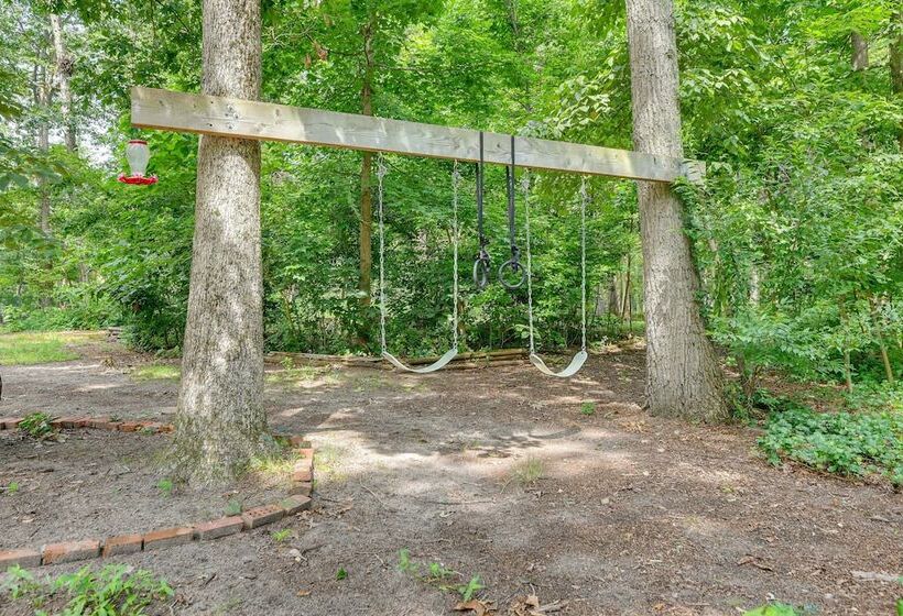 Pasadena Hideaway W/ Game Room & Fire Pit!