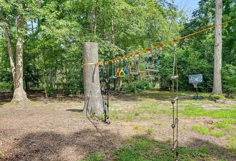 Pasadena Hideaway W/ Game Room & Fire Pit!