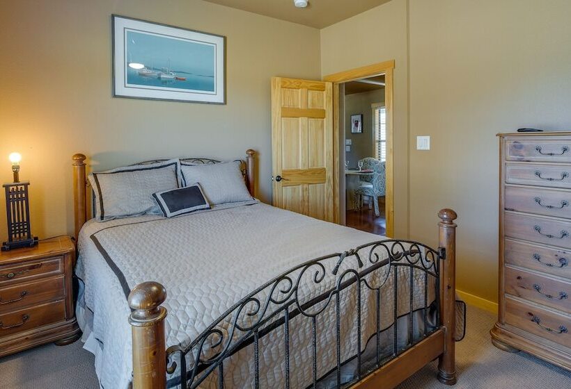 Peaceful & Secluded Bandera Home W/ Deck & Grill!