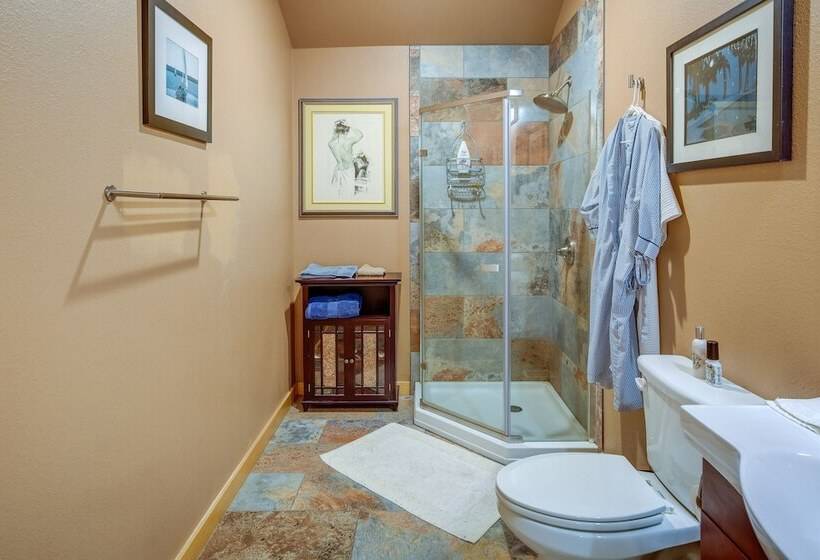 Peaceful & Secluded Bandera Home W/ Deck & Grill!