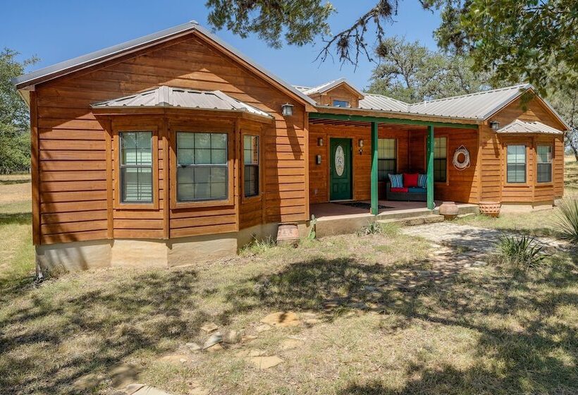 Peaceful & Secluded Bandera Home W/ Deck & Grill!