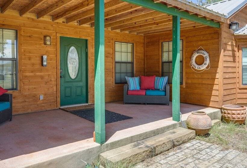 Peaceful & Secluded Bandera Home W/ Deck & Grill!