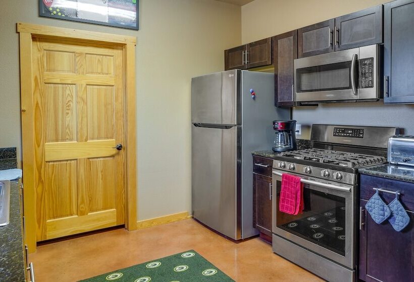 Peaceful & Secluded Bandera Home W/ Deck & Grill!