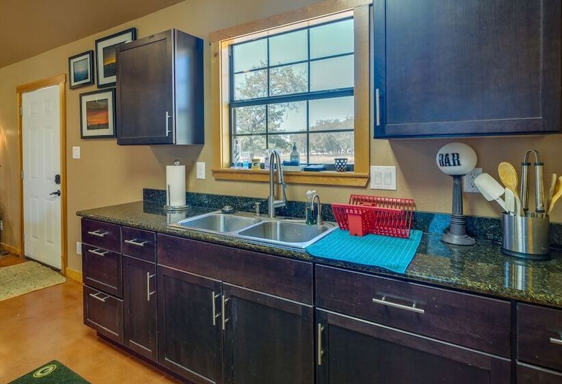 Peaceful & Secluded Bandera Home W/ Deck & Grill!