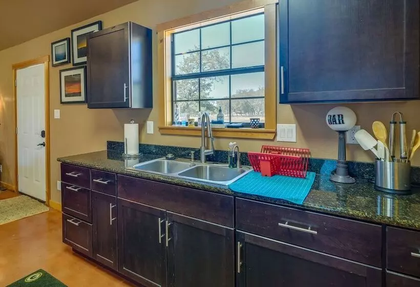 Peaceful & Secluded Bandera Home W/ Deck & Grill!
