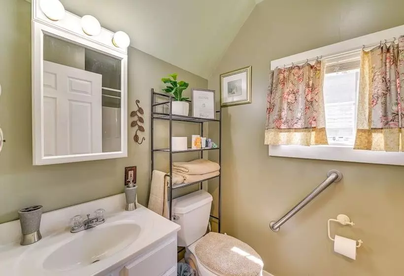 Pet Friendly Gloversville Cottage Near Golf Course