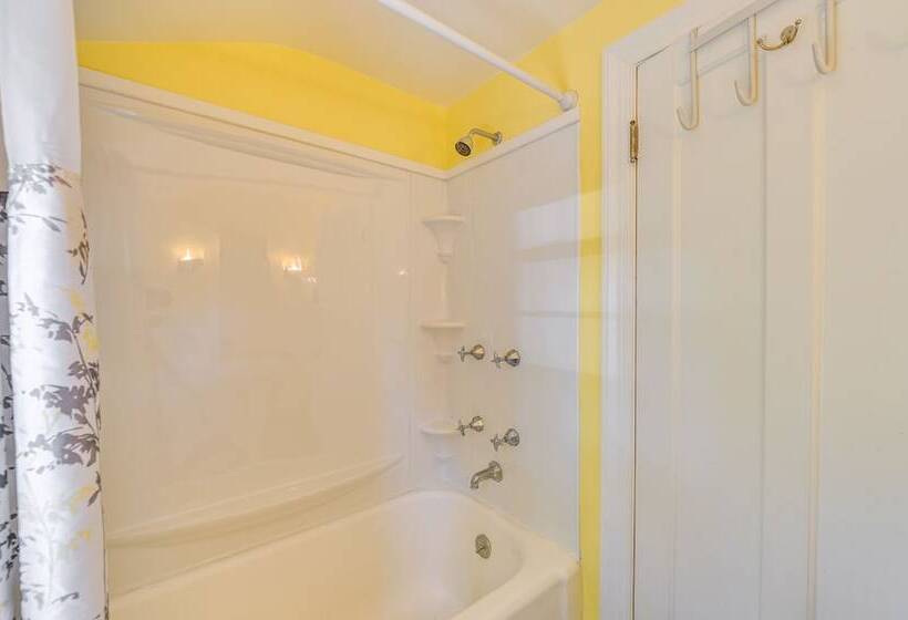 Pet Friendly Gloversville Cottage Near Golf Course