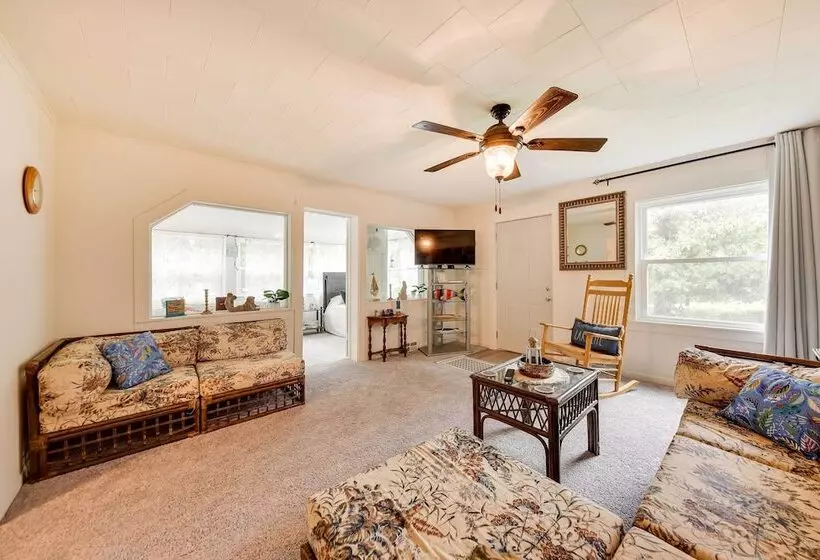 Powers Lake Home W/ Patio   9 Mi To Lake Geneva!